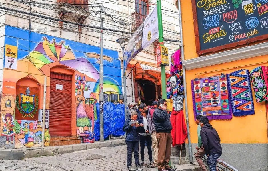 Quốc gia có thủ đô cao hơn đỉnh Fansipan của Việt Nam, người dân đi làm bằng cáp treo để tránh tắc đường - ảnh 4