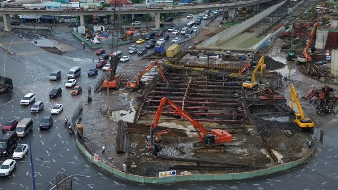 Chỉ hơn tháng nữa, nhánh cầu vượt và hầm chui tại nút giao hơn 3.400 tỷ lớn nhất TP. HCM sẽ hoàn thành- Ảnh 2.