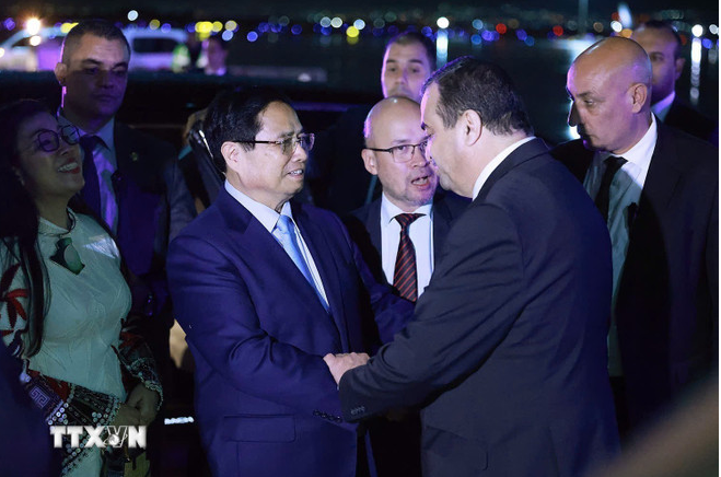 Lễ tiễn Thủ tướng Phạm Minh Chính và Phu nhân tại sân bay Houari Boumediene ở thủ đô Algiers của Algeria. Ảnh: TTXVN screen-shot-2025-11-21-at-71023-am.png