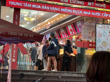 ĐBQH: Không thể nói mua vàng để tiết kiệm mà thức đêm từ 3 giờ sáng