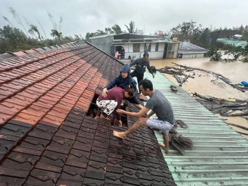 Hỗ trợ khẩn cấp 700 tỷ đồng cho 4 tỉnh