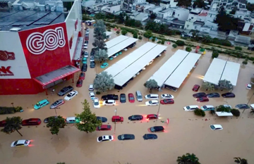 Hơn 492.000 khách hàng tại vùng lũ ở miền Trung vẫn chưa được cấp điện trở lại