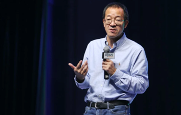 Thầy giáo tiếng Anh sở hữu khối tài sản 44.000 tỷ đồng, bố mẹ làm nông không biết chữ