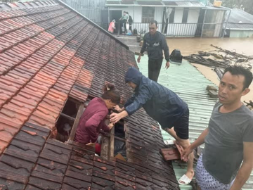 'Tuyệt đối không để người dân trên nóc nhà kêu cứu mà không được cứu kịp thời'