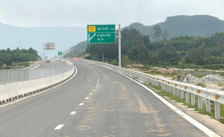 Sắp hoàn thành hầm đường bộ dài nhất tuyến cao tốc Bắc - Nam phía Đông do liên danh Đèo Cả thực hiện- Ảnh 2. Sắp hoàn thành hầm đường bộ dài nhất tuyến cao tốc Bắc - Nam phía Đông do liên danh Đèo Cả thực hiện- Ảnh 2.