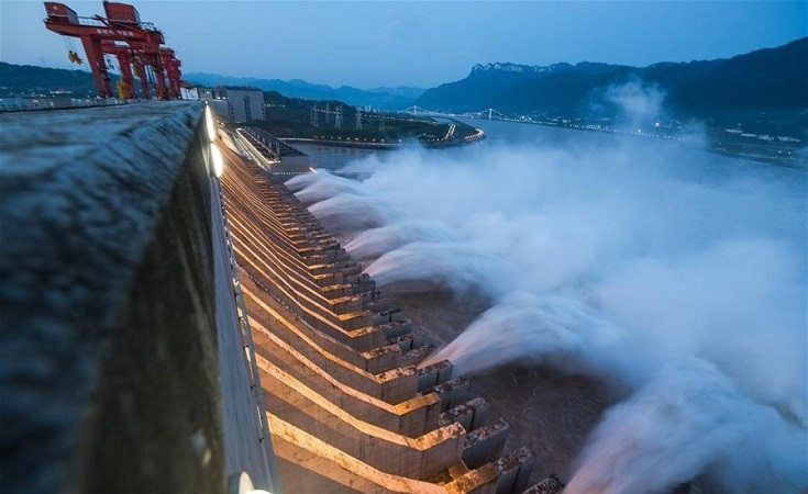 Đập thủy điện lớn nhất thế giới: Dài hơn 2.300m, lượng nước khổng lồ ảnh hưởng đến trục Trái đất- Ảnh 1. Đập thủy điện lớn nhất thế giới: Dài hơn 2.300m, lượng nước khổng lồ ảnh hưởng đến trục Trái đất- Ảnh 1.