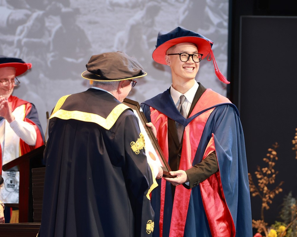 Chàng trai người Việt là Tiến sĩ AI, từng được GS Ngô Bảo Châu tặng học bổng, làm việc tại 3 trường đại học lớn nhất tại Úc - ảnh 2