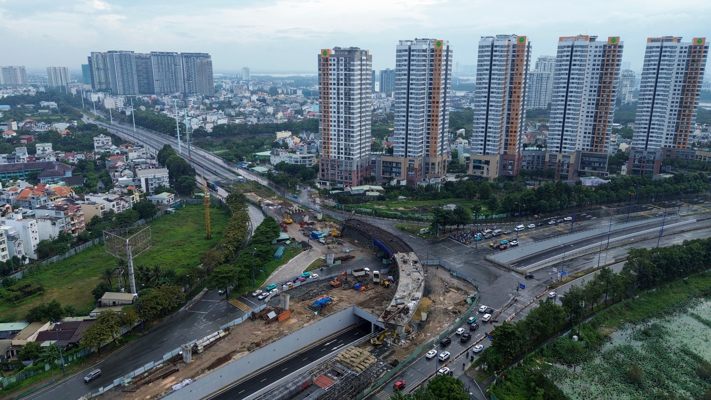 Những ngày giữa tháng 11, công trường nút giao An Phú (TPHCM) ghi nhận nhịp độ thi công dày đặc. 1.jpg