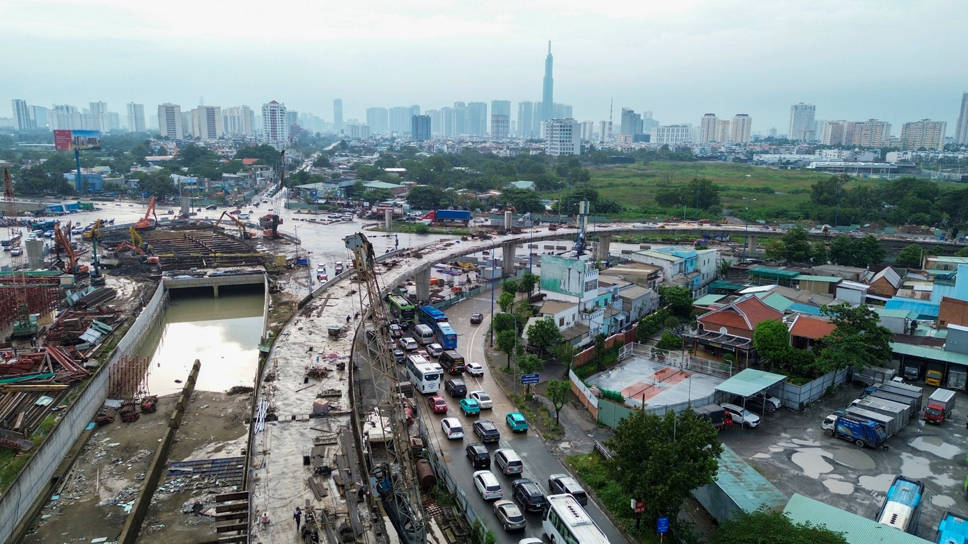 Hiện hạng mục đạt gần 60% khối lượng và được tổ chức thi công đồng loạt ở ba mũi. 1-7.jpg