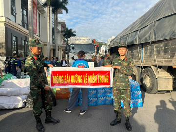 Hà Nội, Quảng Ninh, TP. Hồ Chí Minh đồng lòng hướng về miền Trung