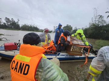 Mưa lũ cuốn trôi gần 9.000 tỷ đồng, 68 người chết và mất tích