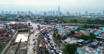 Ngổn ngang ở công trường nút giao hơn 3.400 tỷ chậm tiến độ tại TPHCM