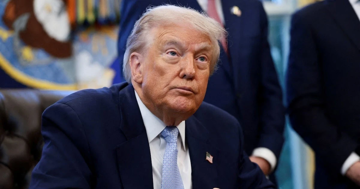 Tổng thống Donald Trump nói Ukraine sẽ phải chấp nhận đề xuất hòa bình của Mỹ