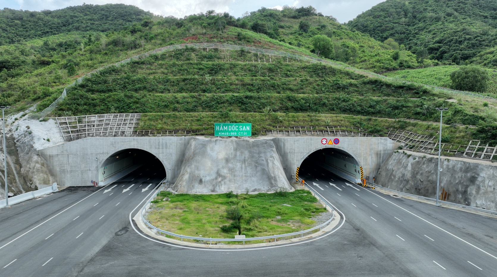 Hầm xuyên núi nghìn tỷ có bóng dáng của Tập đoàn Sơn Hải: Công nghệ hiện đại hàng đầu thế giới, từng đạt tiến độ thi công kỷ lục- Ảnh 3.