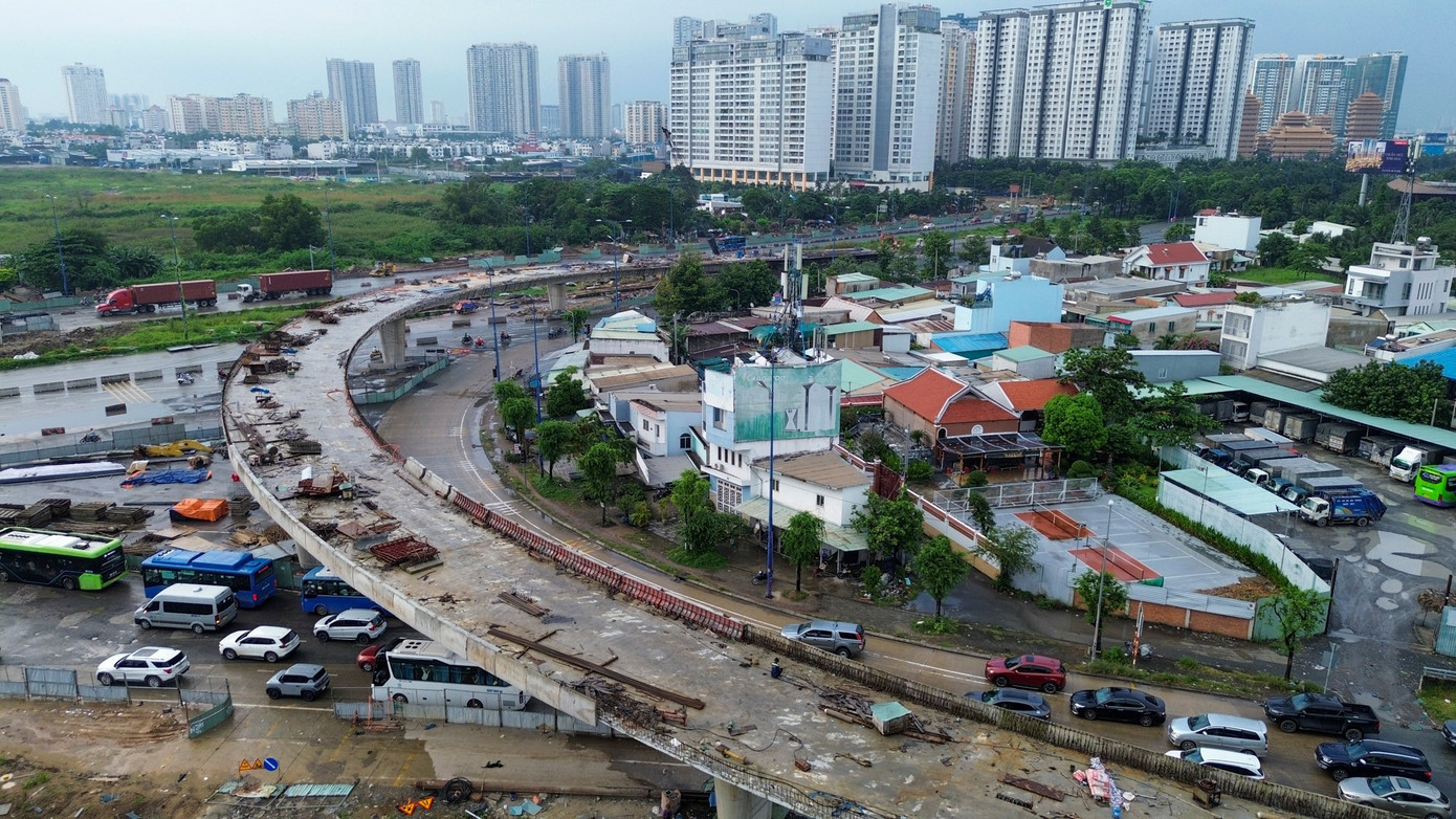 Nhánh cầu N2 thuộc gói thầu XL11 đã hợp long kết cấu, tạo tuyến kết nối hoàn chỉnh từ đường dẫn cao tốc TPHCM - Long Thành ra Mai Chí Thọ. 1-9.jpg