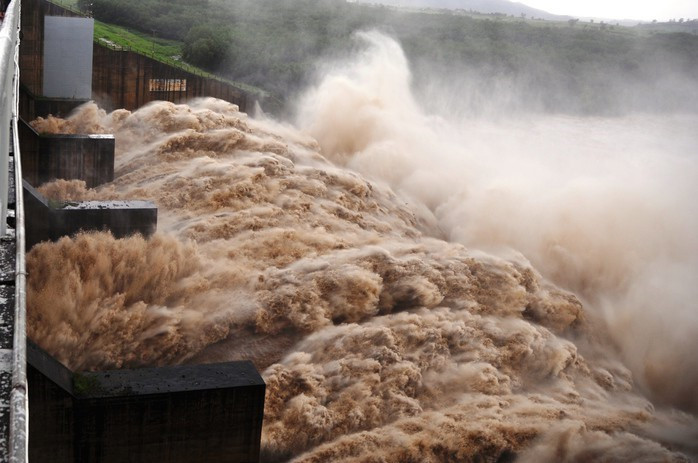 Bác tin 'hàng trăm người chết do sập nhà tránh lũ' - ảnh 3