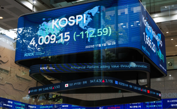 Chứng khoán lập kỷ lục nhưng chuyên gia cảnh báo rủi ro không ngờ: Chuyện gì đã xảy ra với nền kinh tế lớn thứ 4 châu Á?