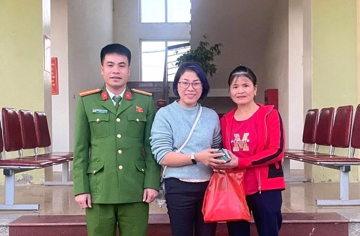 Chuyển khoản nhầm 400 triệu đồng, người phụ nữ được công an hỗ trợ nhận lại