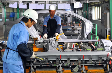 Thu ngân sách từ xuất nhập khẩu gần 380.000 tỷ đồng