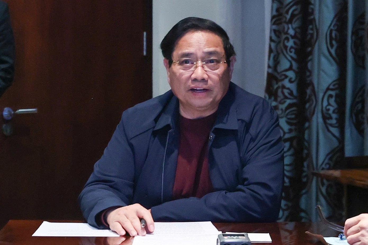 Thủ tướng Phạm Minh Chính chủ trì cuộc họp khẩn trực tuyến với các bộ, ngành. Ảnh: VGP 2311ttg1.jpg