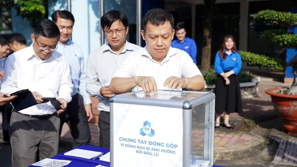 Nhiều trường đại học, cao đẳng miễn, giảm học phí cho sinh viên vũng lũ - ảnh 1