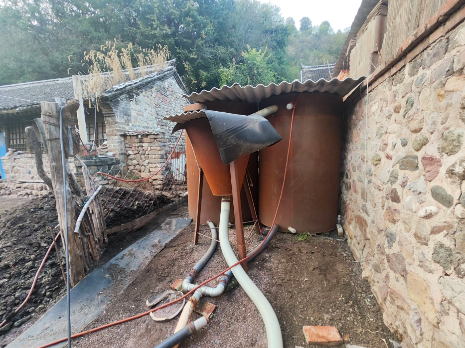 Kinh ngạc ngôi làng ‘bơm nước hút vàng’ điên cuồng, ngốn 300 triệu tiền điện - ảnh 3