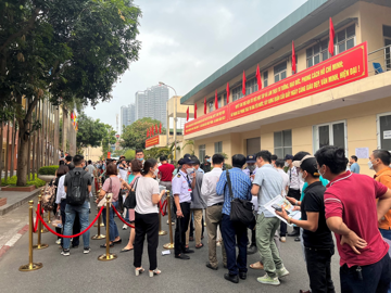 Gian truân trong cuộc đua tìm suất mua nhà ở xã hội giữa ma trận đầu cơ, chạy suất