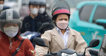 Hà Nội đề xuất hỗ trợ hộ nghèo 20 triệu đồng/xe khi chuyển từ xe xăng sang xe sử dụng năng lượng sạch