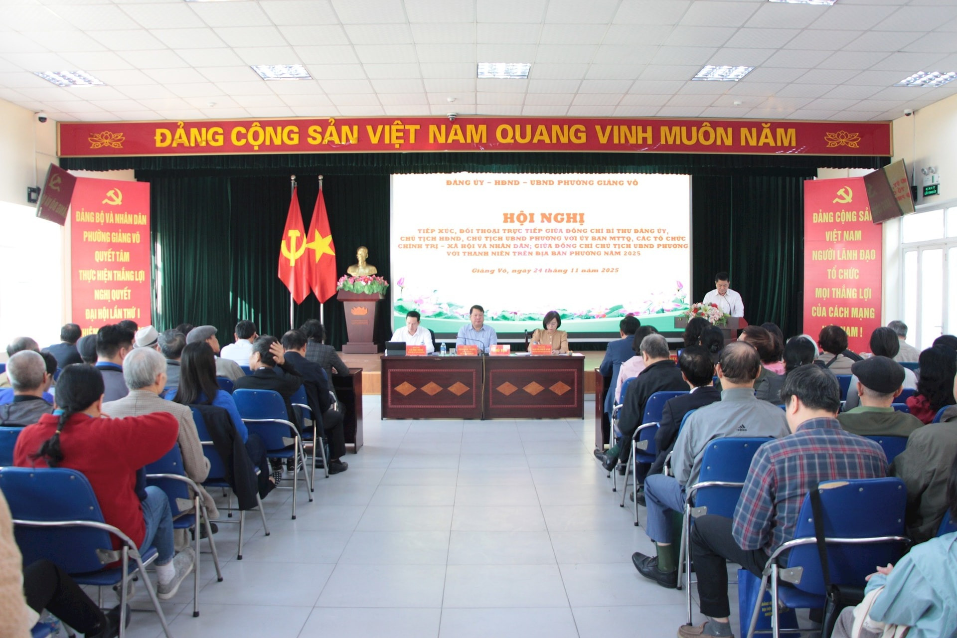 Hình ảnh tại hội nghị. Nguồn ảnh: Hanoimoi.vn Hình ảnh tại hội nghị. Nguồn ảnh: Hanoimoi.vn