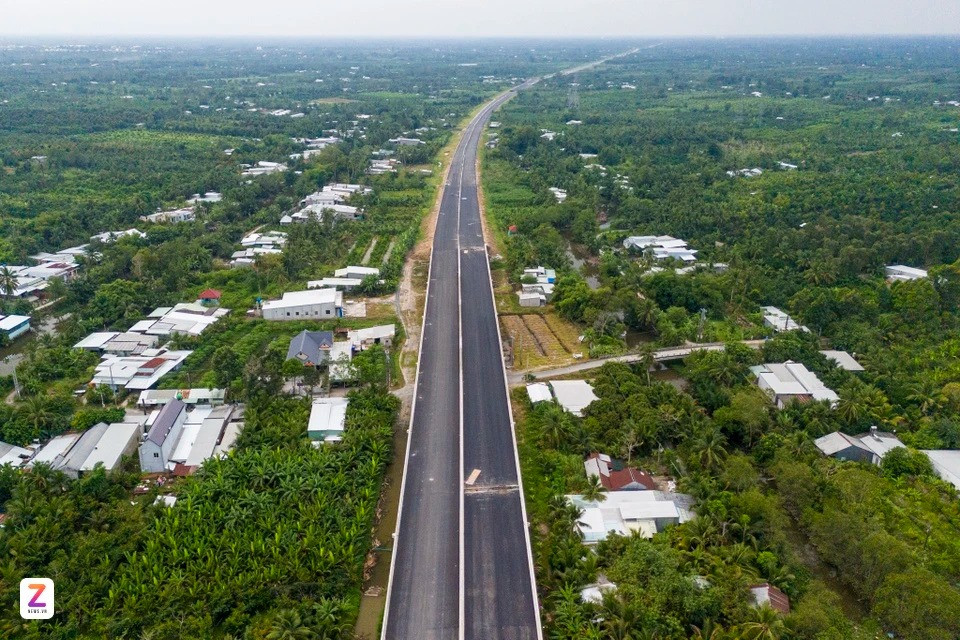 Chỉ hơn một tháng nữa, tuyến cao tốc cuối cùng trên trục xương sống Bắc - Nam phía Đông sẽ cán đích- Ảnh 3. Chỉ hơn một tháng nữa, tuyến cao tốc cuối cùng trên trục xương sống Bắc - Nam phía Đông sẽ cán đích- Ảnh 3.