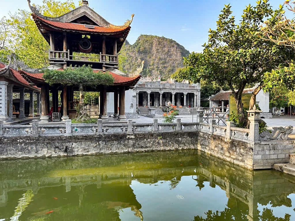 Ngôi đền đá thờ 4 vị vua, 2 vị tướng và hoàng hậu nhà Trần, được ví như 'kiệt tác' giữa lòng cố đô - ảnh 6