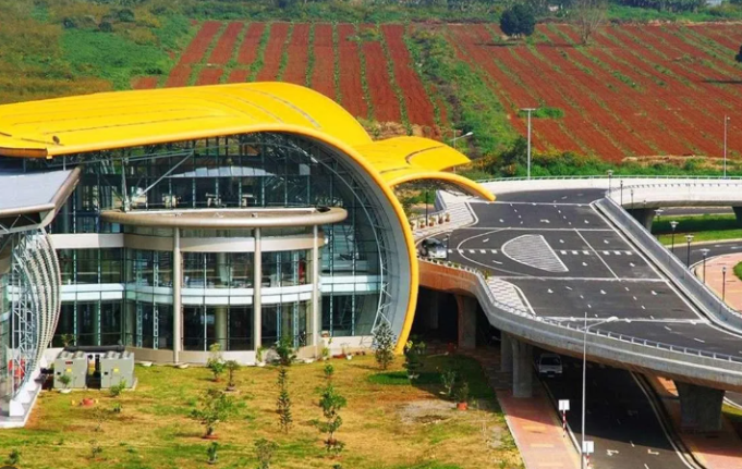 3 tháng nữa, sân bay quốc tế đầu tiên của khu vực Tây Nguyên sẽ đóng cửa- Ảnh 1. 3 tháng nữa, sân bay quốc tế đầu tiên của khu vực Tây Nguyên sẽ đóng cửa- Ảnh 1.