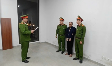 Bắt một cựu Phó Viện trưởng