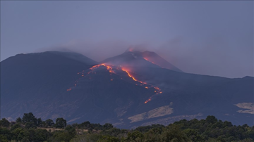 Núi lửa cao hơn 400m phun trào lần đầu tiên sau gần 12.000 năm, ảnh hưởng đến 5 quốc gia