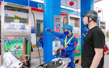 Vì sao nhiều người không mặn mà với xăng sinh học E10?