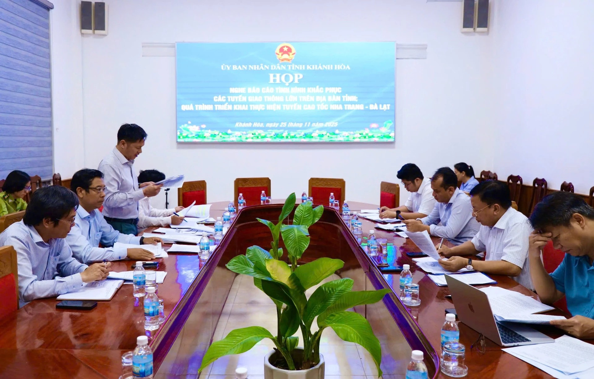 Hình ảnh tại buổi làm việc. Nguồn ảnh: Báo Khánh Hòa