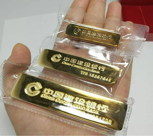 Chủ tiệm vàng vứt nhầm 13 cây vàng vào xe rác, hoảng loạn cầu cứu cảnh sát - ảnh 1