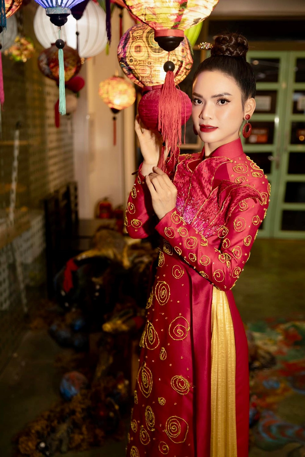 Nữ NSND trẻ nhất Việt Nam sở hữu biệt phủ 8.000m² bề thế ở ngoại thành Hà Nội - ảnh 1