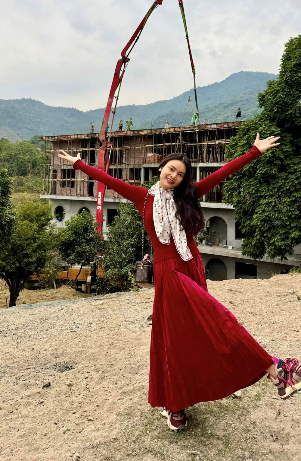 Nữ NSND trẻ nhất Việt Nam sở hữu biệt phủ 8.000m² bề thế ở ngoại thành Hà Nội - ảnh 8