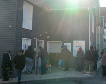 Chuyện lạ tại nền kinh tế lớn nhất thế giới: Người dân chật vật mưu sinh, đến ngày 3 bữa cũng là điều xa xỉ