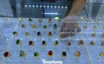 Loạt tiệm vàng ở TPHCM bị 'sờ gáy'