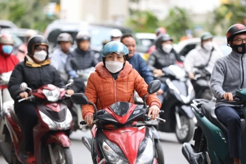 Miền Bắc rét khô, miền Trung hửng nắng trước khi bão ảnh hưởng