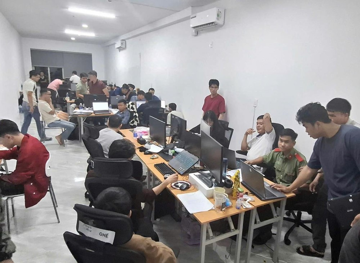 Đột kích 'công ty công nghệ', công an khởi tố 63 lập trình viên, tịch thu 60 laptop, 2 ô tô và 1,2 tỷ đồng tiền mặt