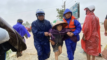 Khẩn trương khoanh nợ cho người dân vùng bão lũ