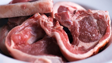 Quốc gia duy nhất chiếm trọn một lục địa vừa chào hàng loại thịt 'xanh - sạch - giàu sắt' tới người tiêu dùng Việt