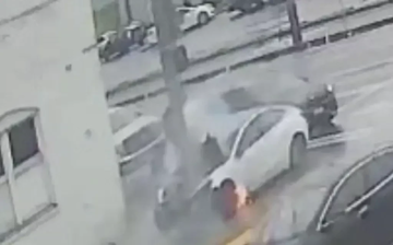 Tesla tiếp tục bị kiện vì cửa không thể mở được khi xe bị bốc cháy, khiến một người tử vong