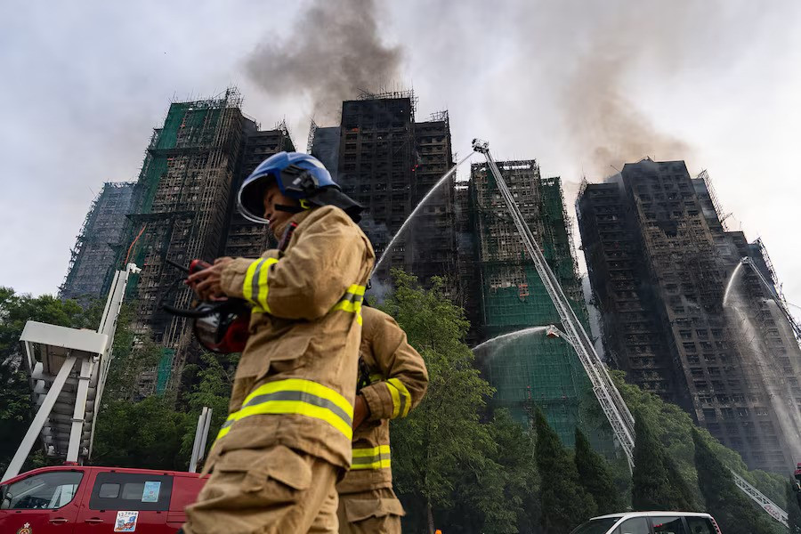Đại hỏa hoạn ở Hồng Kông: 3 tòa chung cư cháy như bó đuốc, giàn giáo tre là thủ phạm? - ảnh 2