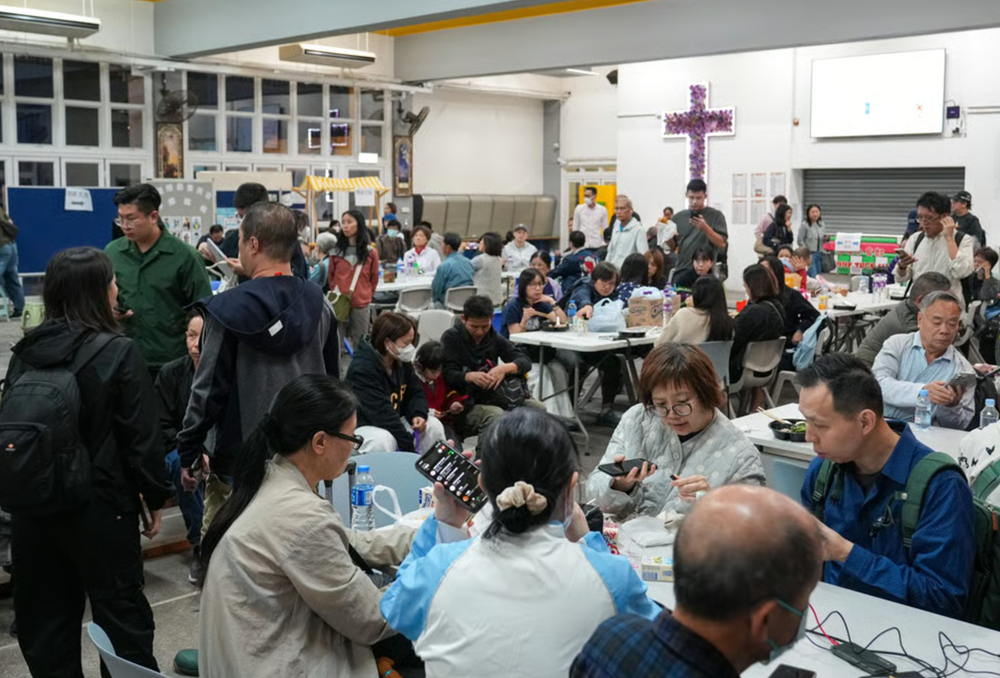 Vụ ch&aacute;y 3 t&ograve;a nh&agrave; cao tầng ở Hồng K&ocirc;ng: 44 người chết, hơn 300 người mất t&iacute;ch - ảnh 3