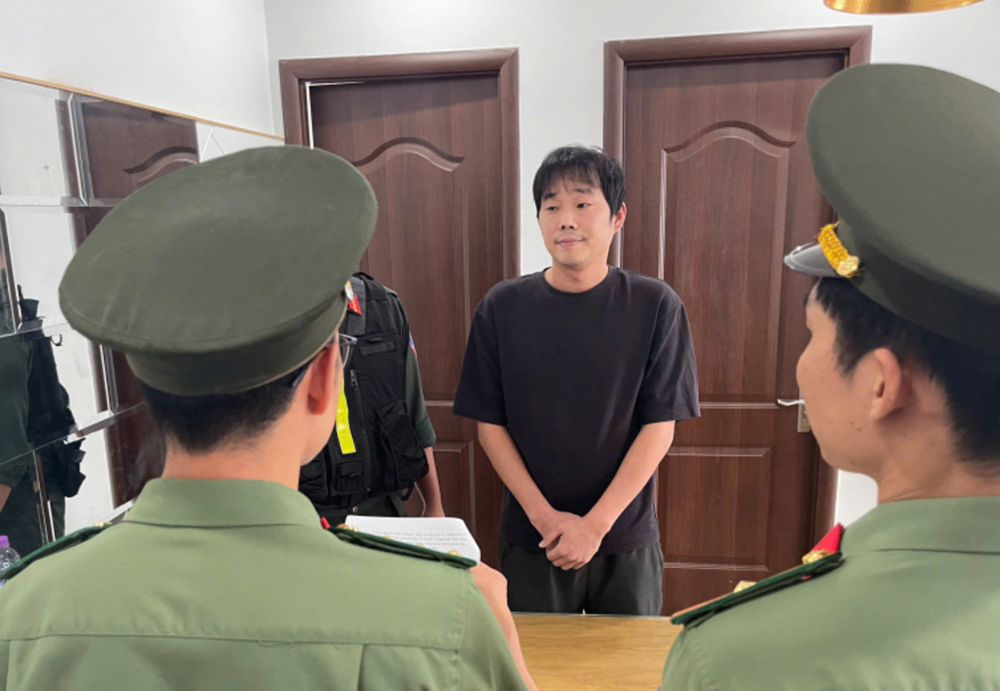 Bắt khẩn cấp ‘ông trùm’ bị Interpol truy nã đỏ tại Khánh Hòa - ảnh 1