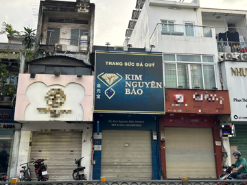 Chủ tiệm vàng Kim Nguyên Bảo bị tố chiếm đoạt tiền đặt cọc, công an vào cuộc